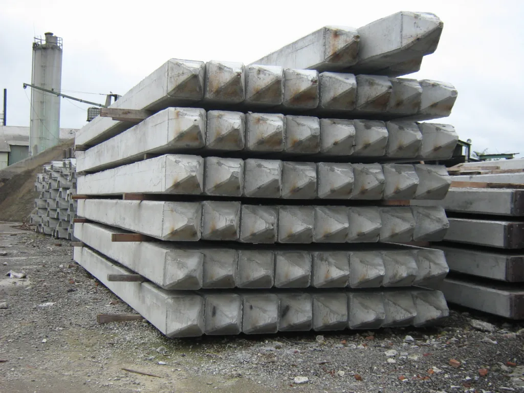 Stock Square Pile 30x30